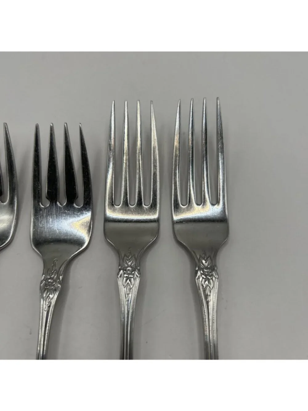 Oneida Raphael Dinner Salad Forks Distinction Deluxe Stainless Flatware Lot Of 4